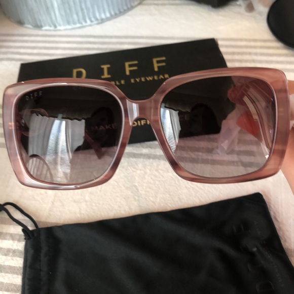 Diff Eyewear Accessories - DIFF Eyewear Sophie sunglasses in Wine Gradient